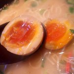 Ramen Shou - 味玉は自分で割るタイプ