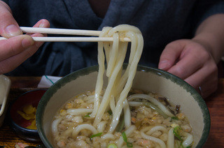 味万 - １－４）天むす定食の麺アップ