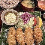 大戸屋 - 料理写真:カキフライ定食(4つ)1380円