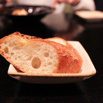 フランス料理 トルヌソル - パン ガーリックトースト☆