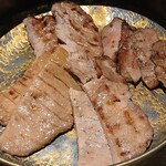 仙台牛たん 伊達サーモン 三代目 文治 - 