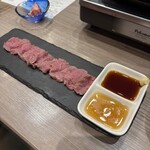 ジンギスカン×厚岸牡蠣  ラムグチカズヤ - ラム刺し