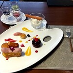 ハスカップ ザ・ガーデン - Palette-デザートプレート　ショコラフエアンボワーズ/エクレア/フィナンシェ/スコーン/ボンボンショコラ/千歳なまらソフトクリーム