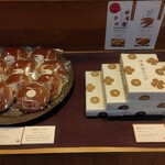 329753770 - 16時過ぎ、どら焼き、わらび餅残っていました…