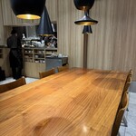 Paul Bassett - 店内