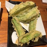 329755898 - 四角豆の天ぷら680円　付いてきたスパイスがほんのりのお塩も凄くいい！これはおすすめです！
