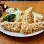 ●海老コロッケ（１個）　●きすフライ（２尾）　●穴子フライ（１尾）