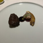 mærge - 牛フィレの炭火焼き(ソース注ぐ前)