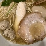 麺や而今 - 十分に乗せられたグー