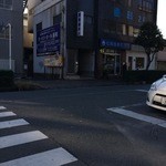 ウラワ ベーカリー - 浦和区役所交差点から見るとこんな感じパン屋さんがあるとは思えませんね