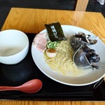 かみあり製麺 - 2025年9月　しじみ塩 しじみ増し＋日替りA（鶏の唐揚げ３ケ＋ごはん）　1050＋500円