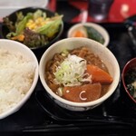 やきとり 葉舞風 - 牛すじみそ煮込み定食 1,100円。