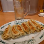 日高屋 - 料理写真:餃子（6個・300円）