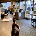 わら焼きと寿司 駅前 - 【店内】1階、3階まであるそうです。