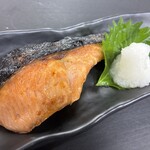 駅前漁港 - 村上名物 塩引き鮭