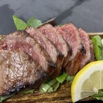 駅前漁港 - 旨！新潟和牛のタタキ