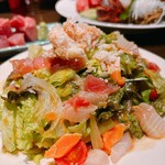 日本酒と個室居酒屋 まぐろ奉行とかに代官 - カニの乗ったサラダ大好き！