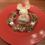 イーストサイド・カフェ - 海老とズッキーニのタルタルと真鯛のマリネ、カリフラワー&リコッタのディップとクルトン