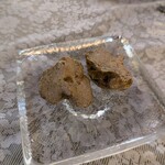 Une Fleur - 本日使用されている白トリュフ。素晴らしい香り・・・。♪♬