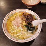 ラーメン・ホルモン焼肉 育元 - 