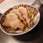 ラーメン・ホルモン焼肉 育元 - 