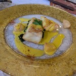 Une Fleur - 車海老・北海道ヒラメ：車海老、北海道産 4Kgの大きなヒラメ、ホタテにノルマンディーのムール貝を煮詰めたソース。