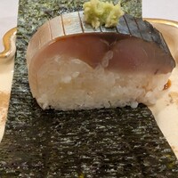 馬車道 大かわ - 定番、こだわりの鯖寿司
