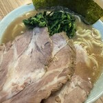 ラーメン 清水家 - ラーメン900円とチャーシュー300円