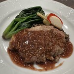 Au lapin agile - 【2025.11.20(木)】豚肩ロース肉のポアレ3,000円