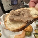 Au lapin agile - 【2025.11.20(木)】田舎風お肉のパテ1,400円