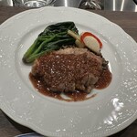 Au lapin agile - 【2025.11.20(木)】豚肩ロース肉のポアレ3,000円