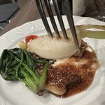Au lapin agile - 【2025.11.20(木)】豚肩ロース肉のポアレ3,000円