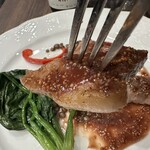 Au lapin agile - 【2025.11.20(木)】豚肩ロース肉のポアレ3,000円