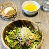 アロッサ - ボウルいっぱいのサラダとスープとパン
