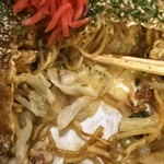 広島風おこのみ焼 珠芽 - 断面、キャベツが甘くて最高