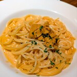 RISTORANTE Orobianco - パスタランチ(生うにの濃厚クリーム※サラダとフォカッチャ付き) 2,420円✨️同伴者の注文。うにソースと生クリームが絡む人気メニュー♪