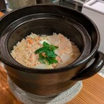 SAKEと肴 智くら - 蟹と蕪の土鍋ご飯
