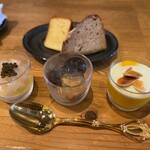 TARO - 手前左:セルヴェルドカニュ カンパチのタルタル
      手前中央:ムール貝と椎茸のマリネ
      手前右:ロロンカボチャのムース