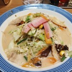リンガーハット - 料理写真:野菜たっぷりちゃんぽん・麺少なめ930円税込