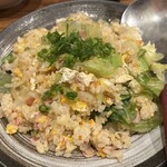 炉辺人 - レタス入り焼きめし680円、西日本は炒飯のことを焼きめしと呼ぶ、激ウマだった。