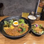 SPICY CURRY 魯珈 - 