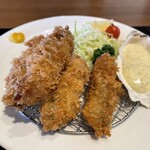 元気食堂 - 訪問日2025.11.18(火)
                                特選牡蠣フライ定食（4粒）　1500円（税込）