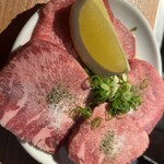 焼肉ホルモン 万千 - 