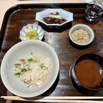 礒田 - 芹と鯛ご飯 牛時雨煮 縮緬雑魚 お漬物 赤出汁
