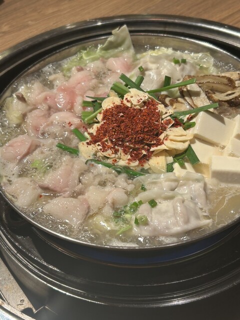 Motsu-nabe dining Motsu to Budou photo 2