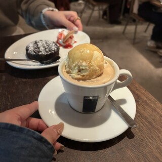 口コミ一覧 : ヌーンプラスカフェ （NOON+CAFE） - 中崎町/カフェ