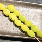 三酉屋 - ぎんなん串@242円