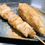 三酉屋 - せせり塩198円、つくね塩242円