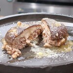 しいたけの肉詰め 白ワインバターソース