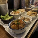 立喰酒場 金獅子 堺筋本町店 - マジックアワーセットの突き出し3品×2人前